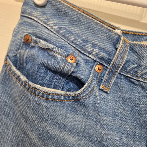 Levi’s Wedgie Straight Jeans Medium Wash Size 28 - Picture 11 of 12